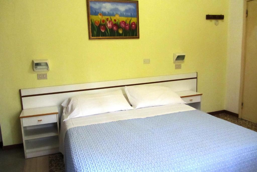 Hotel Toledo Римини Номер фото